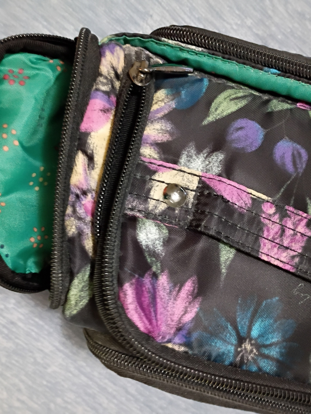 Lug Trolley Bloom Black Women’s Travel Cosmetic Bag in Black - Picture 5 of 13